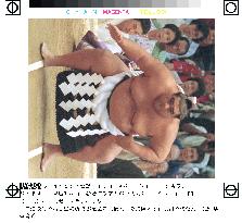 Musashimaru performs first 'dohyo-iri' ritual