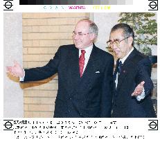 Obuchi holds talks with Howard