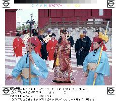 Okinawa's ancient dynasty parade held in Naha