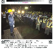 JR West head gives instructions to tunnel inspectors