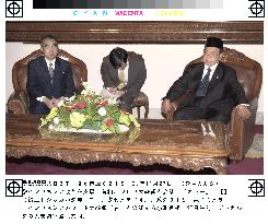 Obuchi holds talks with Wahid