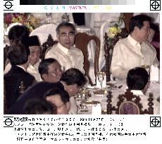 Obuchi attends dinner hosted by Philippine president