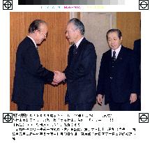 Murayama, Nonaka visit leader of Korean residents' group