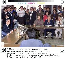 Nago mayor explains airport plan for Henoko