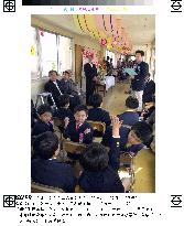 Hokkaido school gives makeshift ceremony to welcome newcomers