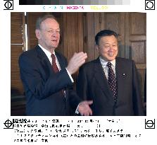 Mori meets with Chretien in Ottawa