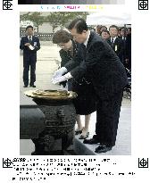 President Kim burns incense for souls of Kwangju victims