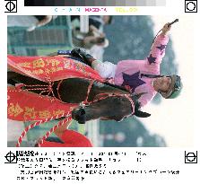Fairy King Prawn wins Yasuda Memorial