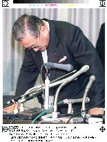 FRC Chairman Kuze bows after resignation