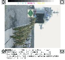 GSDF troops arrive in Miyakejima to help clear volcano ash