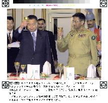 Mori, Musharraf toast at luncheon