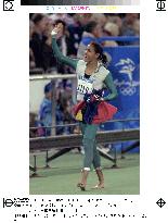 Freeman celebrates women's 400-meter gold medal