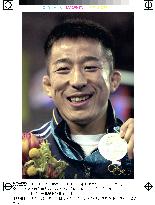 Nagata shows off silver medal from greco-roman wrestling