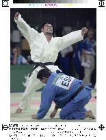 Fujimoto wins 1st gold for Japan in Paralympics