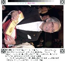 (1)Japanese chemist Shirakawa receives Nobel Prize