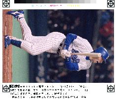 Veteran Yokohama infielder Komada hangs up glove