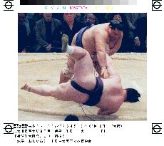 Ozeki Kaio cruises to 9-0 record at spring sumo