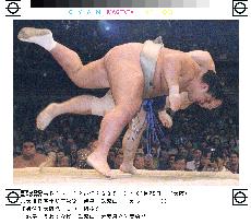 Kaio throws over Musoyama to secure spring sumo crown