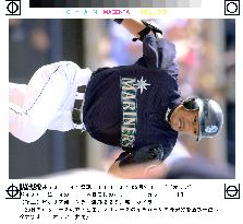 Ichiro drills infield hit