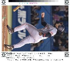 Kiyohara hits home run