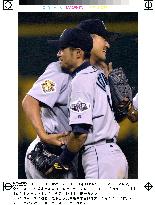 Ichiro, Sasaki hug after Seattle victory over Rangers