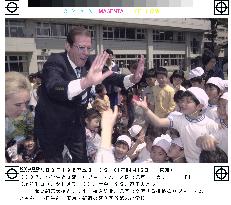 Moore meets Japanese children