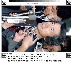 Koizumi leads in LDP primaries voting