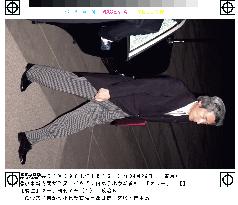 Koizumi arrives at Imperial Palace to attend attestation ceremon
