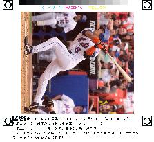 Sinjo hits tie-breaking sacrifice fly