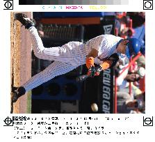 Shinjo hits double against Diamondbacks