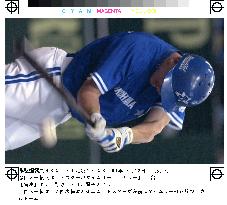 Baystars' Doster hits RBI single against Giants