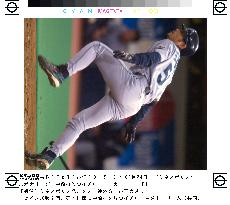 Ichiro goes 2-for-5