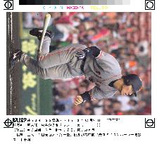 Giants' Matsui hits two-run homer against Tigers