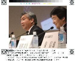 Nakatani, Takenaka speak at 'town meeting' in Kashihara