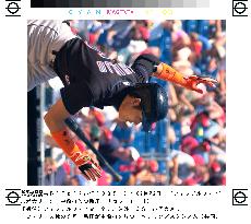 Mets' Shinjo goes 3-for-5 against Phillies
