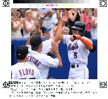 Shinjo hits 2-run homer against Phillies