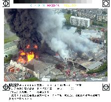 5 workers injured in Shiga warehouse explosion
