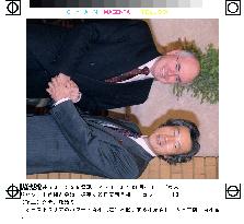 Koizumi meets Australia's Howard