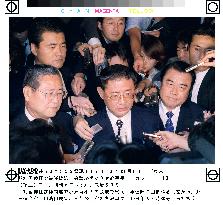 Coalition partners urge Koizumi not to visit shrine