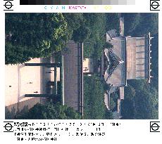 Koizumi to visit Yasukuni Shrine Aug. 13