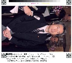 Koizumi hopes to meet with Kim to mend ties