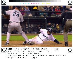 Ichiro lowers batting average to .348