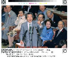 Koizumi retorts opposition jeers