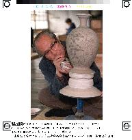 Living national treasure, ceramic artist Imaizumi dies
