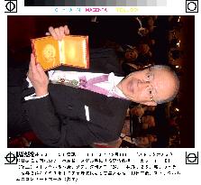(2)Ryoji Noyori awarded Nobel chemistry prize