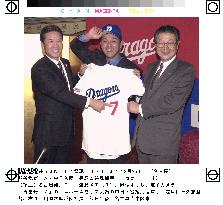 Free agent Tanishige signs 4-year deal with Chunichi