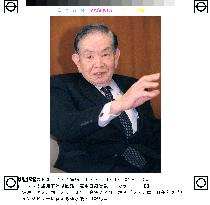 Hayami expects economy to remain severe in 1st half of 2002