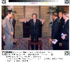 Koizumi aims at future economic community with ASEAN