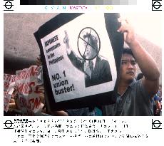 (1)Koizumi's Manila visit draws protests