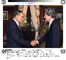 Koizumi meets Thai king
